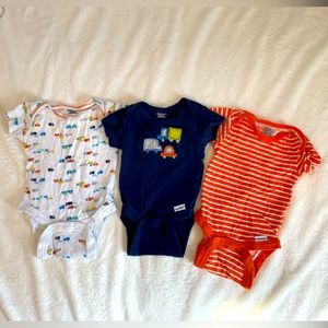 Newborn Onesie Lot- 12 pieces